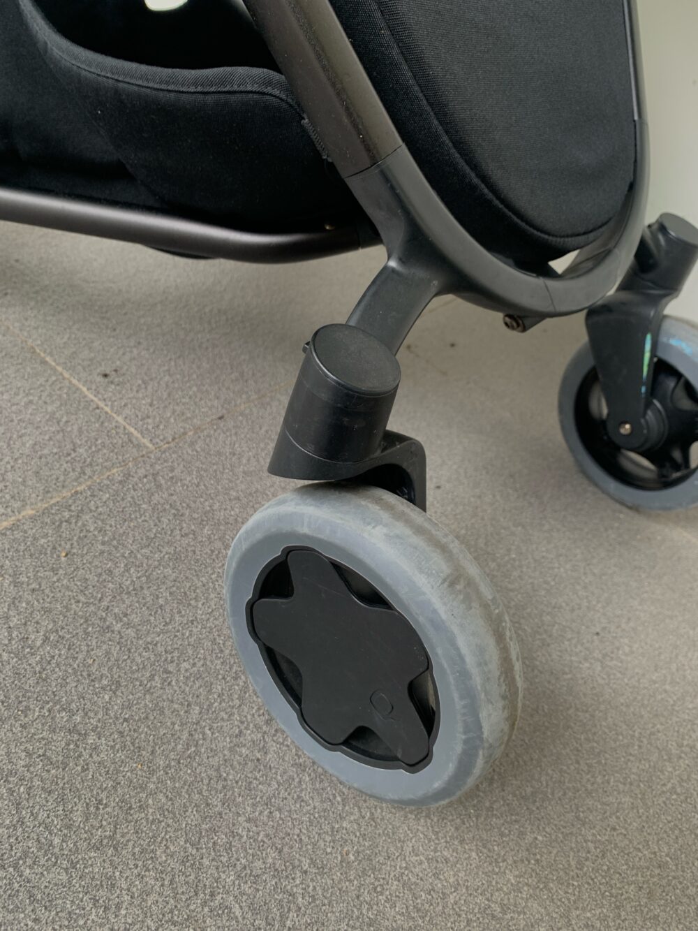 Xe đẩy Quinny Zapp Flex Plus màu đen - size 6m+ -> 22kg (tặng kèm túi treo đựng đồ) - Ảnh 17