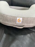 Gối cho bé bú Ergobaby pillow màu Grey (no box) - Ảnh 11