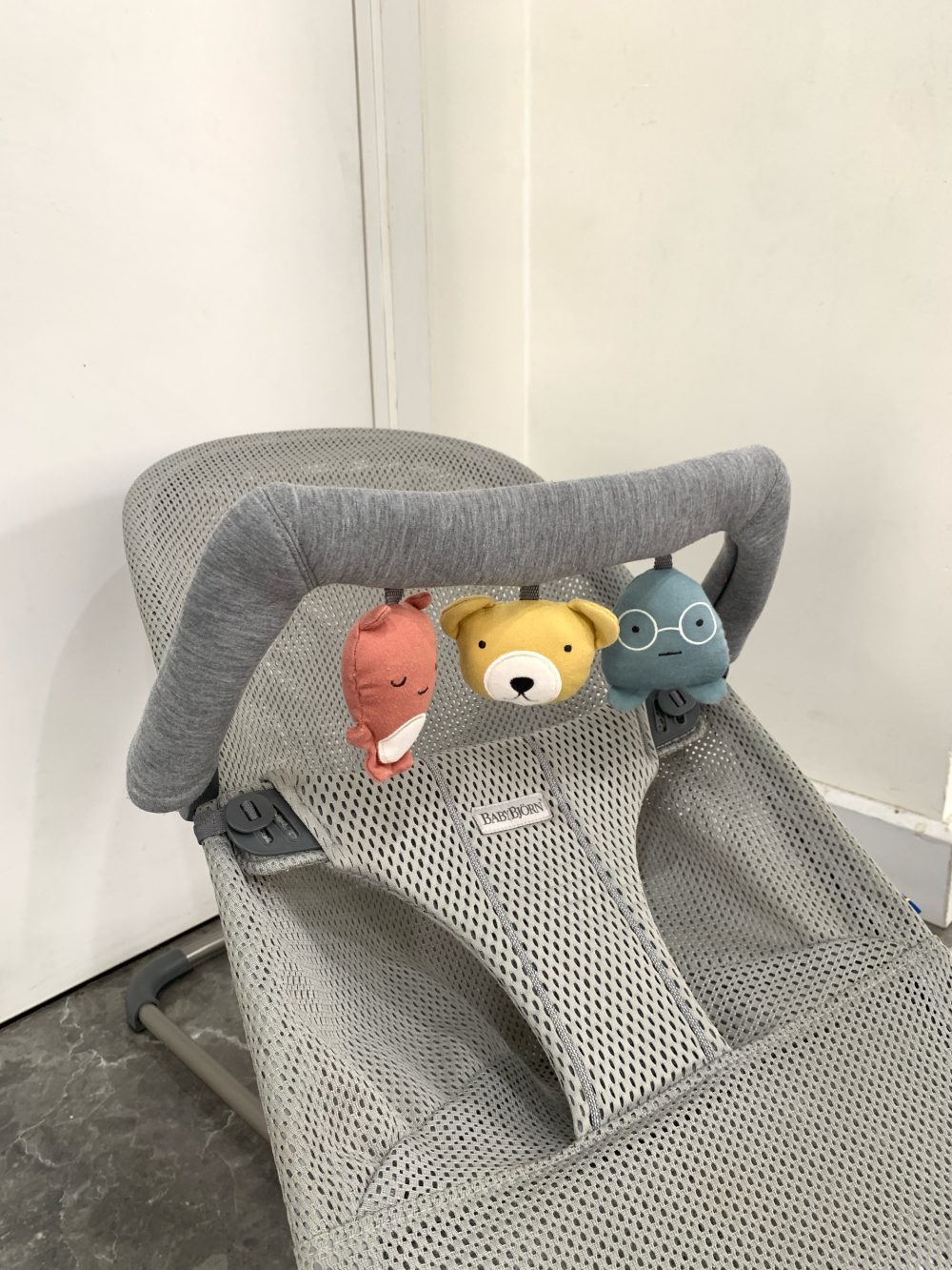 Ghế rung BabyBjorn vải mesh màu xám & thanh đồ chơi (no box) - Ảnh 4