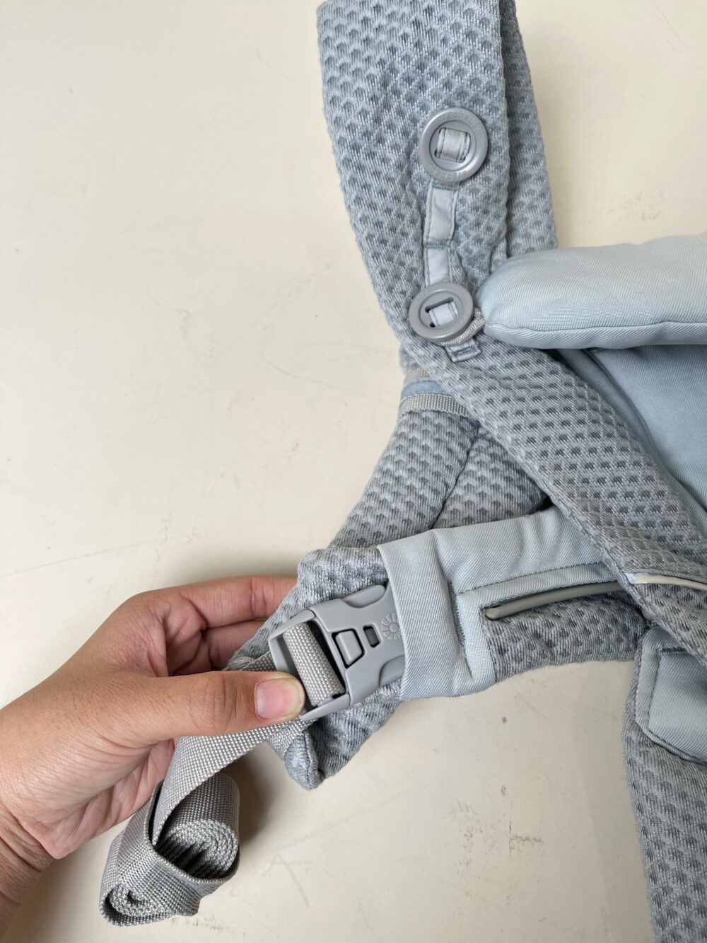 Địu em bé Ergobaby Omni Breeze, màu xám ( no box) - Ảnh 2