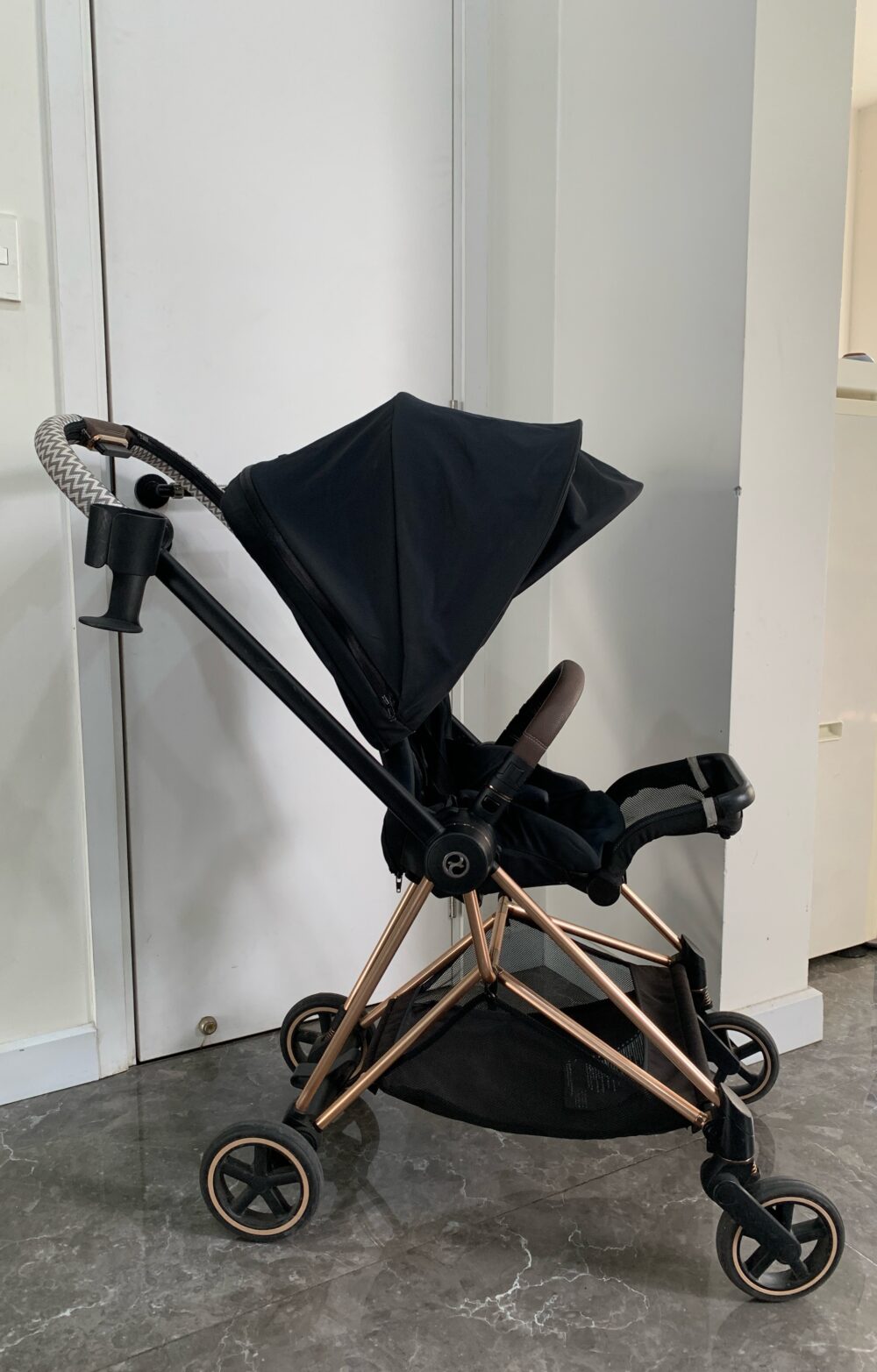 Xe đẩy Cybex mios 2 (đen khung rose gold) kèm bọc tay nắm & cup holder cybex - Ảnh 2