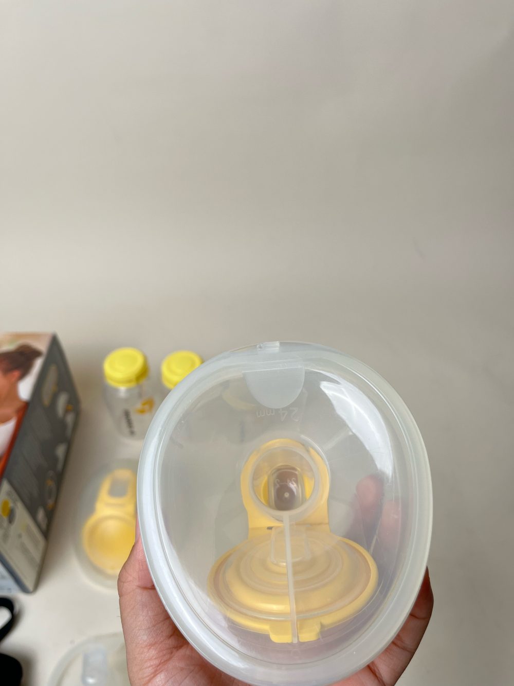 Máy hút sữa Medela Freestyle Handfree còn BH 6/2027 (full box) - Ảnh 19