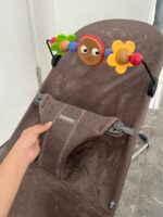 Ghế rung BabyBjorn vải mesh màu brown (kèm thanh đồ chơi, còn túi vải đựng bảo quản) - Ảnh 11