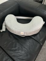 Gối cho bé bú Ergobaby pillow màu Grey (no box) - Ảnh 10
