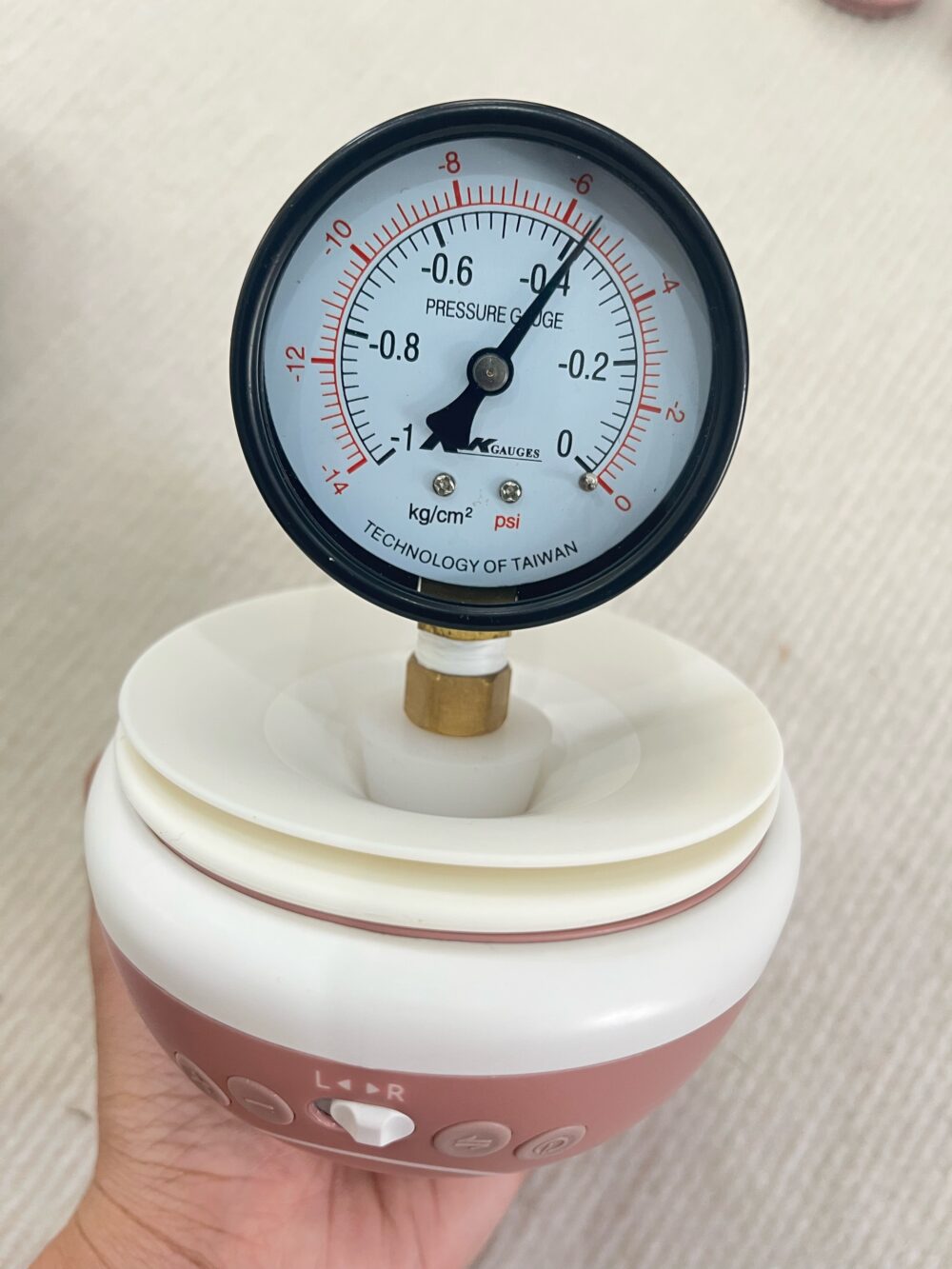 Máy hút sữa không dây Momcozy M9 (tặng kèm núm trợ ti & kem đau ti Medela) - Ảnh 3