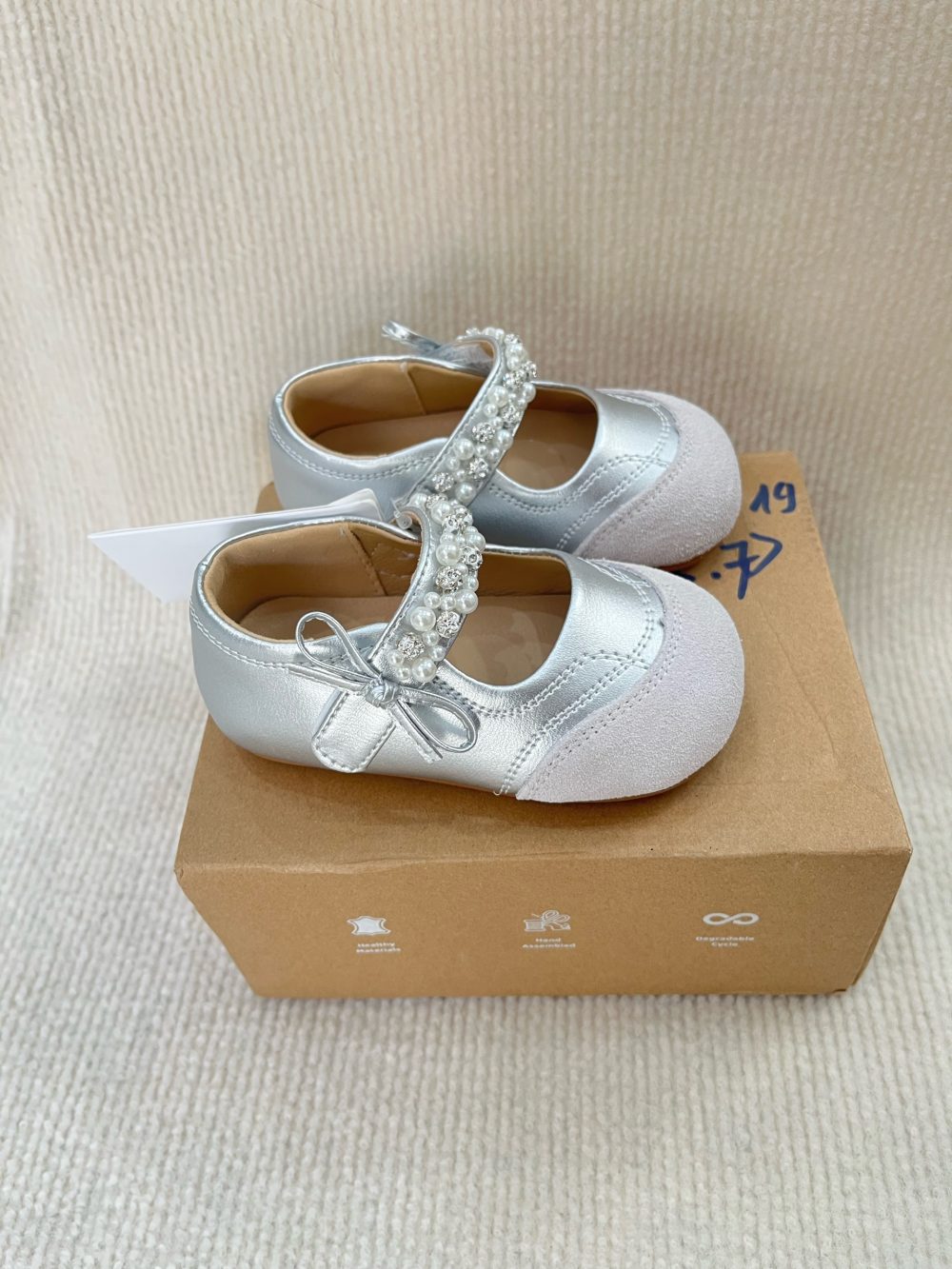 Giày búp bê đính cườm Nube kids màu bạc fullbox (size: 19) - Ảnh 2
