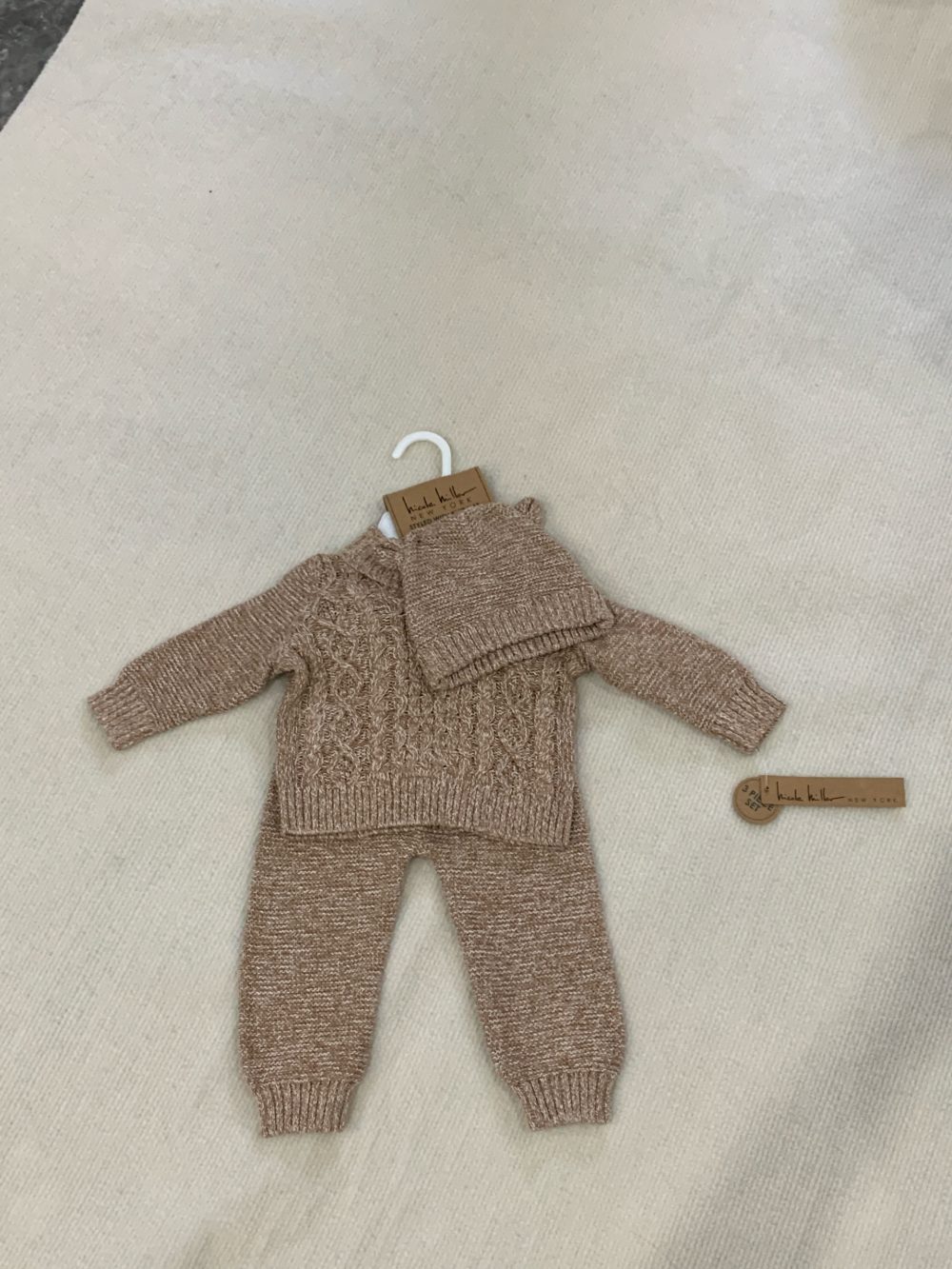 Set bộ đồ len dài tay kèm mũ Nicole Miller màu cocoa (size:6/9M) - Ảnh 2