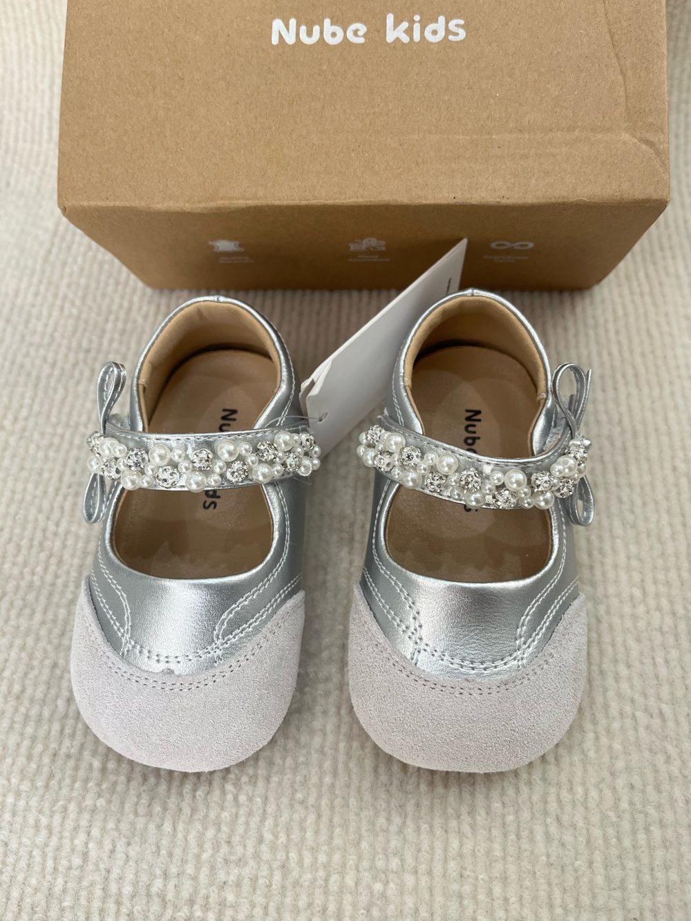 Giày búp bê đính cườm Nube kids màu bạc fullbox (size: 19) - Ảnh 4