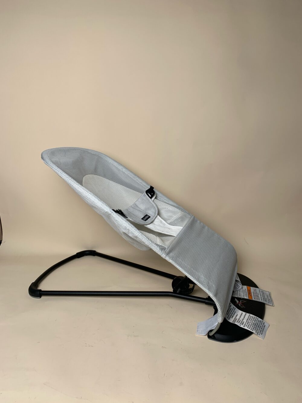 Ghế rung BabyBjorn vải lưới mesh màu xám trắng/xám - Ảnh 2