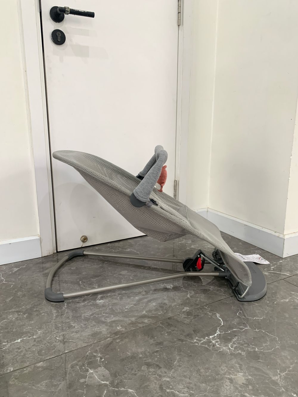 Ghế rung BabyBjorn vải mesh màu xám & thanh đồ chơi (no box) - Ảnh 2