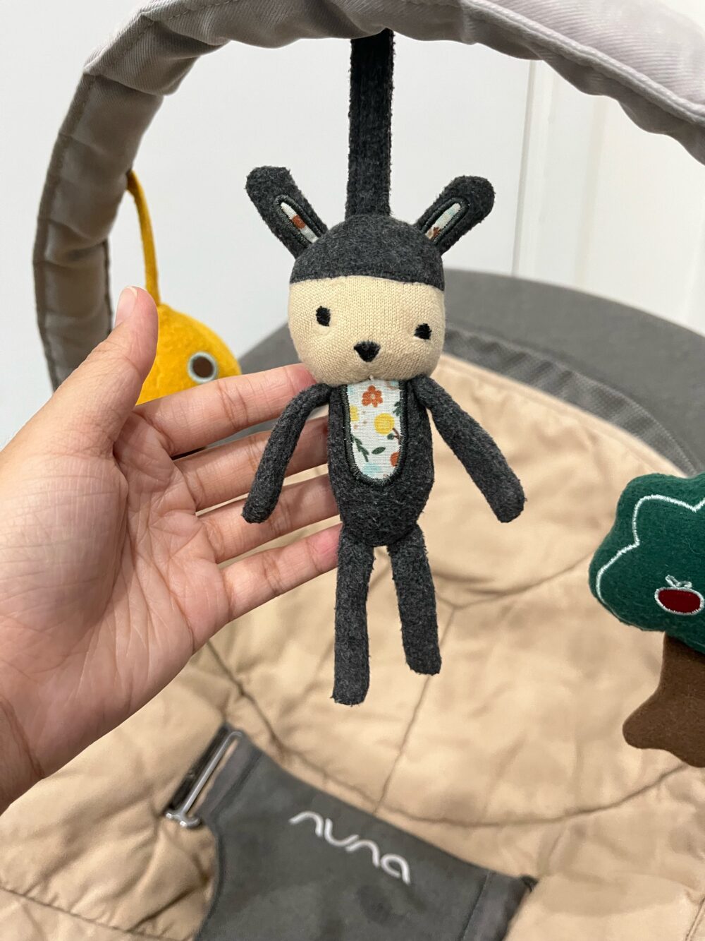 Nôi Nuna Leaf Curv kèm thanh đồ chơi (sơ sinh – 60kg) - Ảnh 4