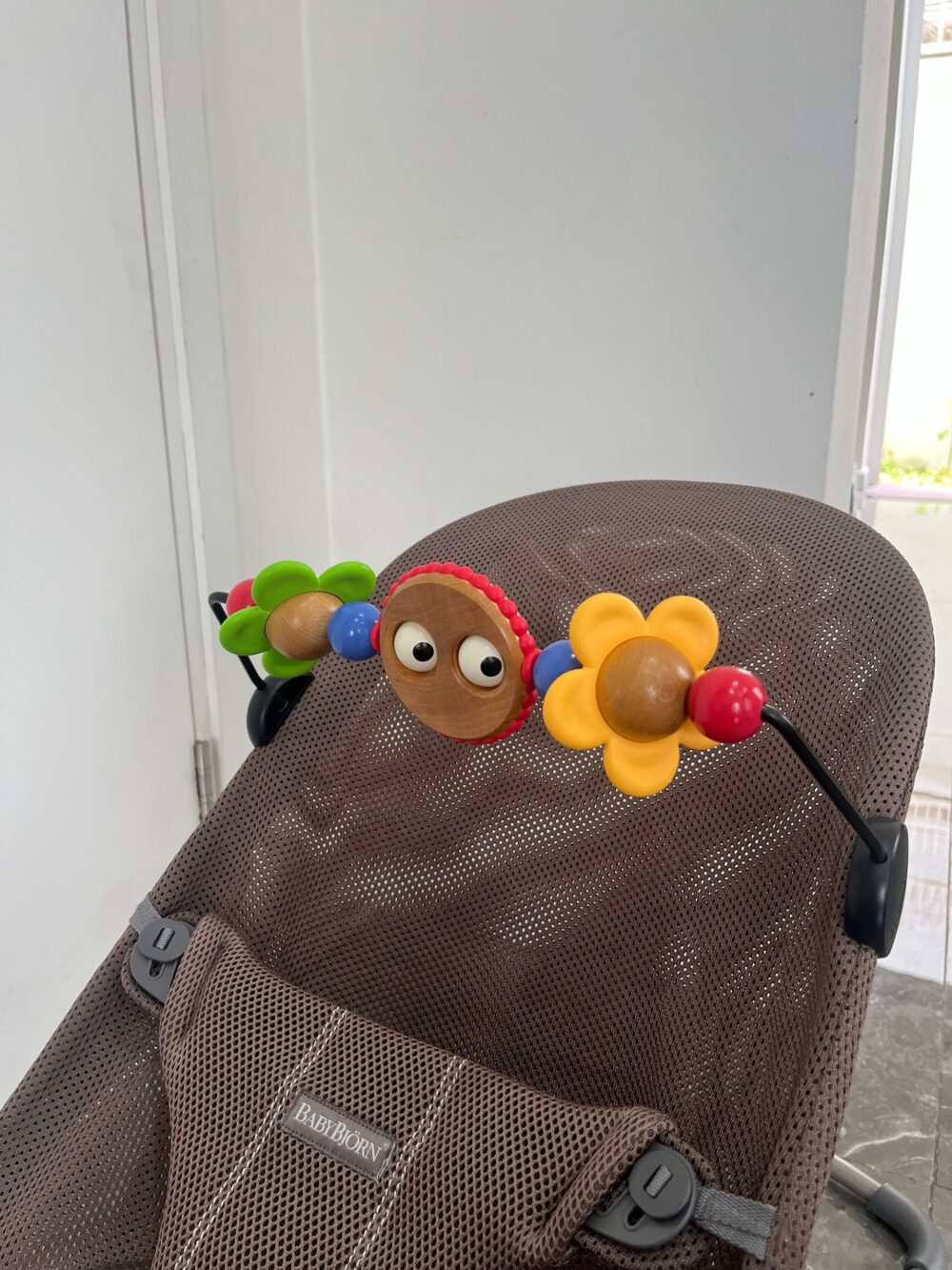 Ghế rung BabyBjorn vải mesh màu brown (kèm thanh đồ chơi, còn túi vải đựng bảo quản) - Ảnh 10
