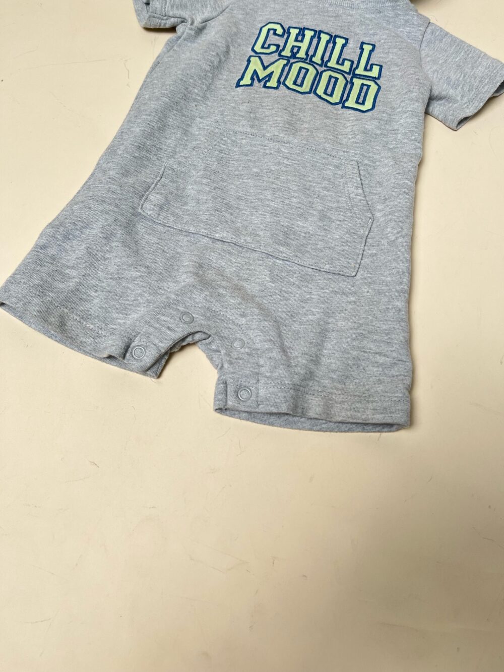 Set 3 bộ quần áo và bodysuit mix brand Carter’s, Uni Qlo (size: 12m) - Ảnh 6