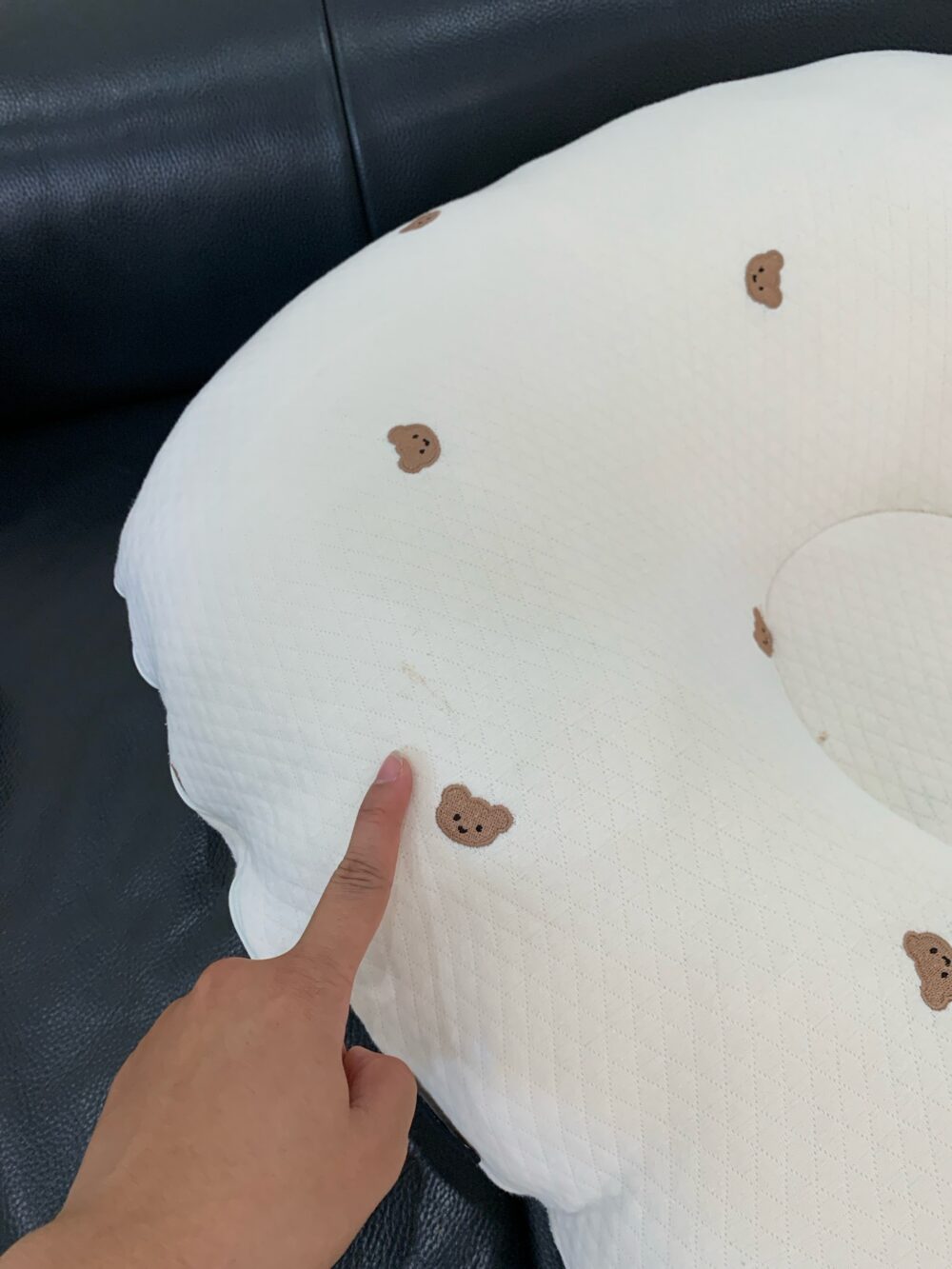 Gối chóng trào ngược Rototo bebe vải cotton lụa mát hoạ tiết gấu màu be - Ảnh 6