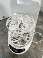 Máy rứa bình sữa Baby Brezza (BẢN US sử dụng kèm chuyển nguồn) tặng kèm túi viên rửa - Ảnh 8