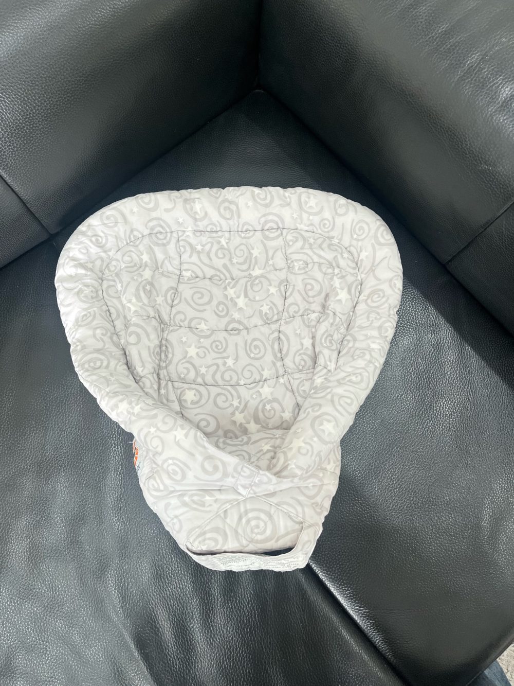 Ủ kén sơ sinh địu Ergobaby màu trắng hoạ tiết 0m+ ( no box) - Ảnh 5