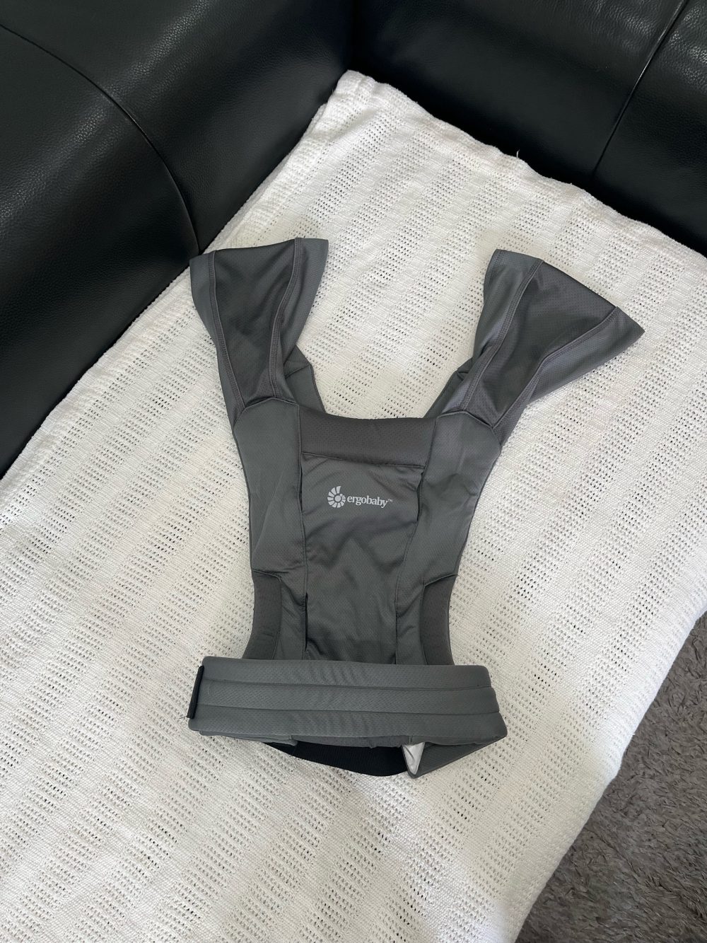 Địu Ergobaby Embrace & Soft Air Mesh vải sợi lưới thoáng khí, màu xám (sơ sinh -> 11,3kg) - Ảnh 11