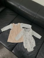 Set 2 bộ yếm kèm bodysuit mix brand H&M, Morthercare, Obaibi hoạ tiết hoa trắng, hồng (size:6/9M) - Ảnh 2
