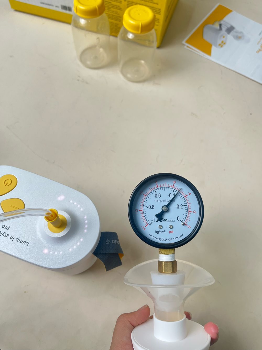 Máy hút sữa Medela Pump In Style Pro (full box) - Ảnh 11