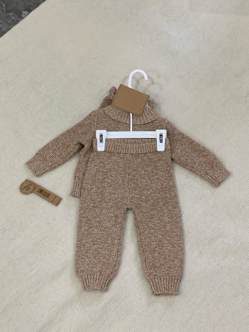 Set bộ đồ len dài tay kèm mũ Nicole Miller màu cocoa (size:6/9M) - Ảnh 5