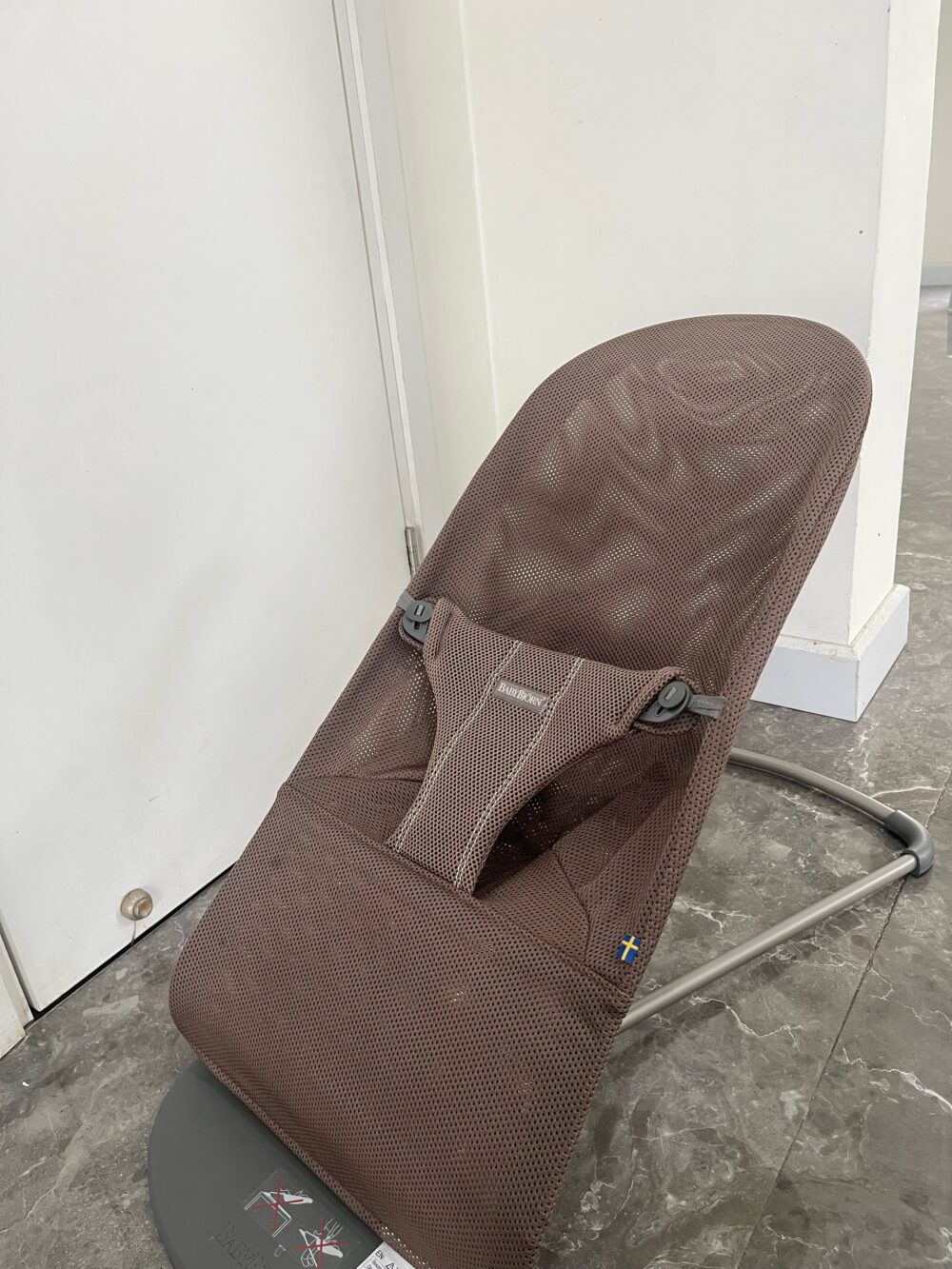 Ghế rung BabyBjorn vải mesh màu brown (kèm thanh đồ chơi, còn túi vải đựng bảo quản) - Ảnh 8