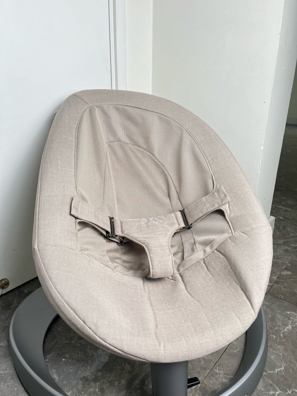 Nôi rung Nuna Leaf grow ( tặng kèm thanh đồ chơi, thanh hạ đồ chơi và mùng treo Nuna) - Ảnh 8