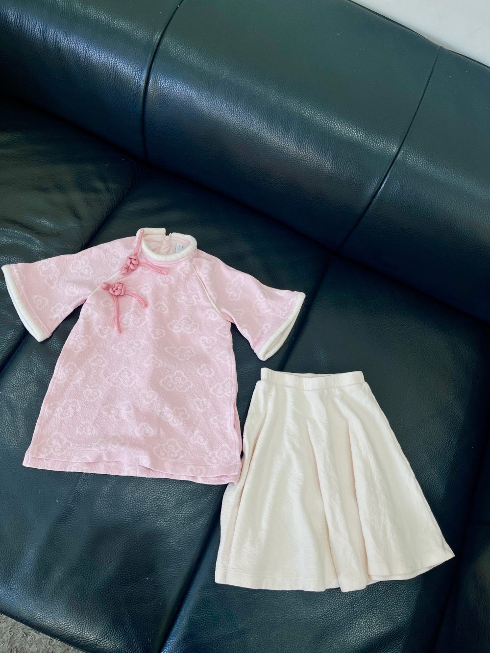 Áo dài hồng Nous họa tiết đám mây đính dây hoa phối váy màu be (size 6→9m) - Ảnh 10