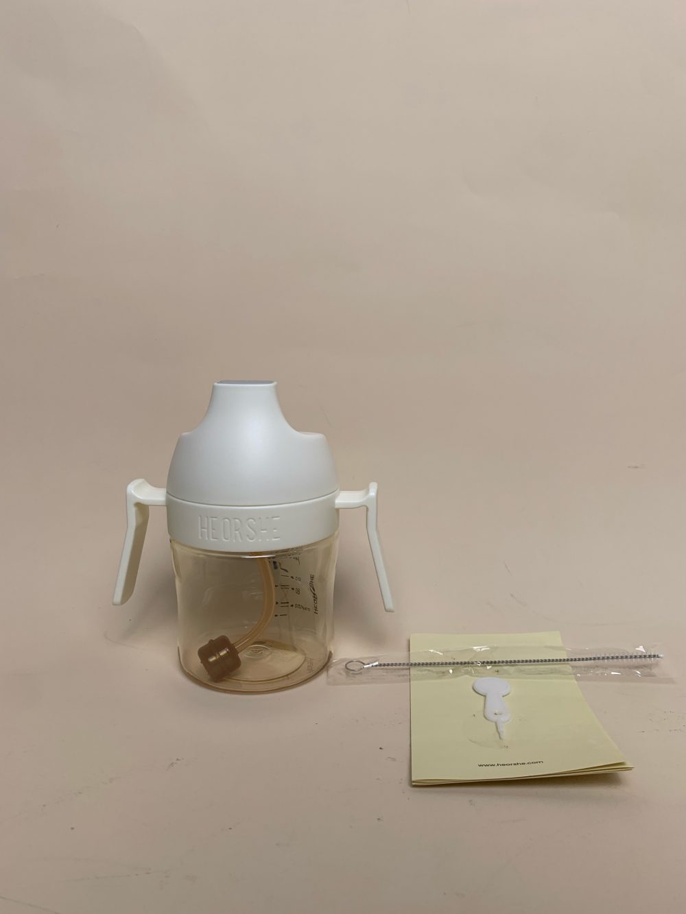 Bình tập uống nước Heorshe màu trắng kèm cọ nhỏ rửa ống hút - Ảnh 2