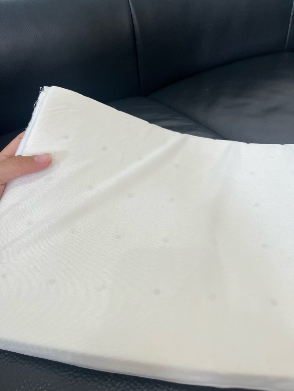 Gối cao su non Monona thêu hoạ tiết gấu hoa - Ảnh 3