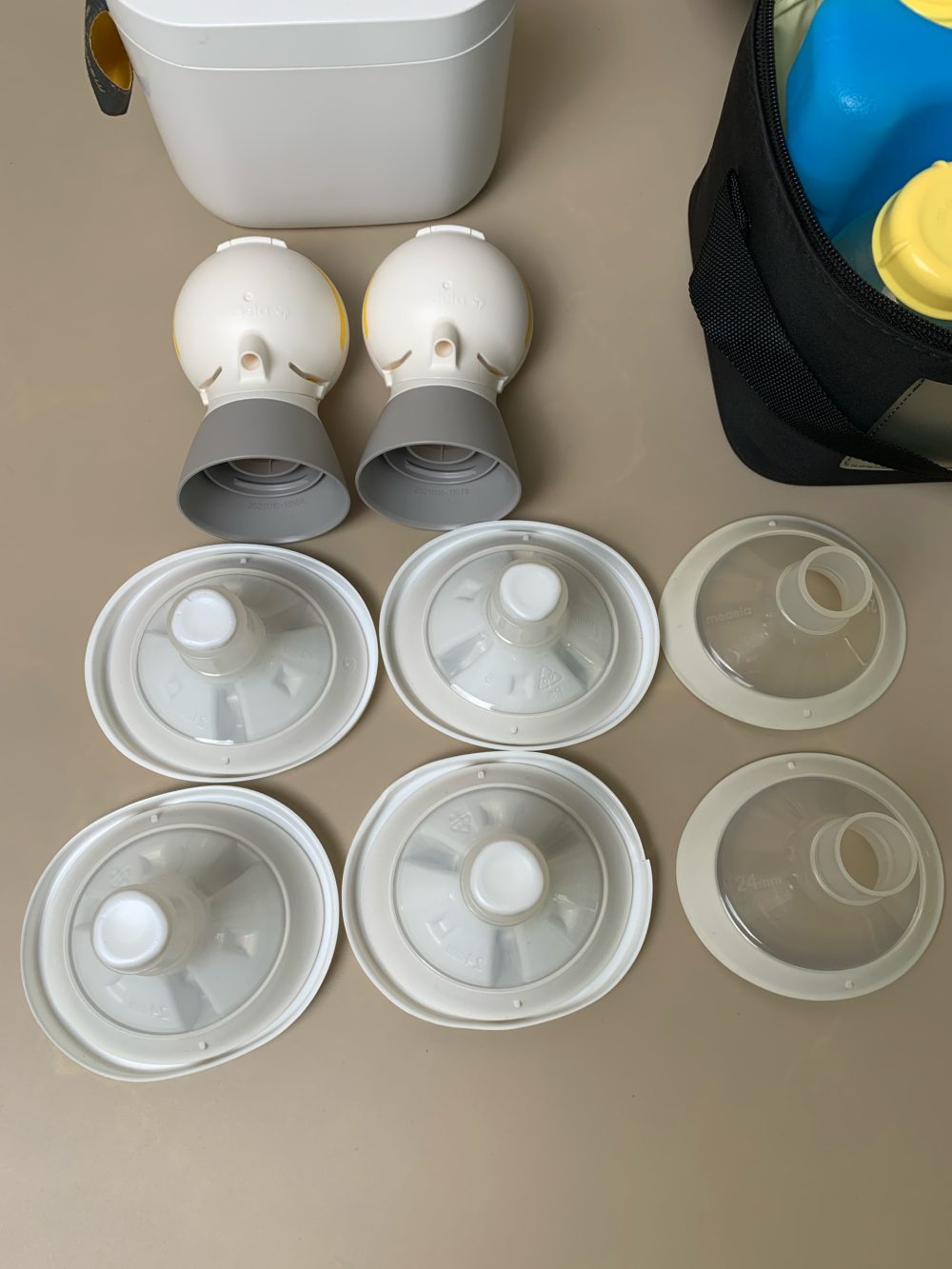 Máy hút sữa Medela Pump in style max flow (bản đầy đủ) kèm 1 bình trữ + núm ti (full box) - Ảnh 20