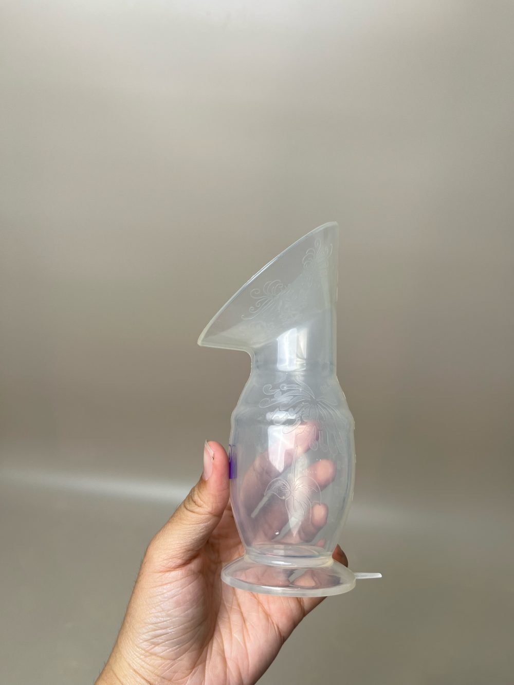 Cốc Hứng Sữa Mama’s Choice ( còn túi đựng) tặng kèm miếng dán thấm sữa AGA-AE - Ảnh 3