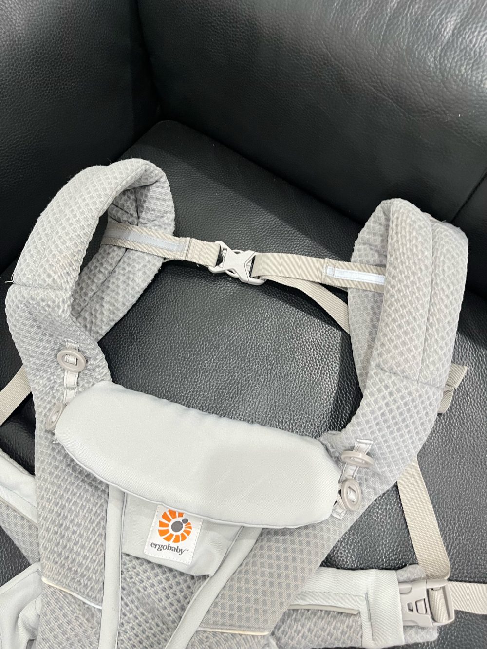 Địu Ergobaby Omni Breeze, Pearl Grey (size: Om ~3.2kg→20kg, tặng kèm yếm địu) - Ảnh 2