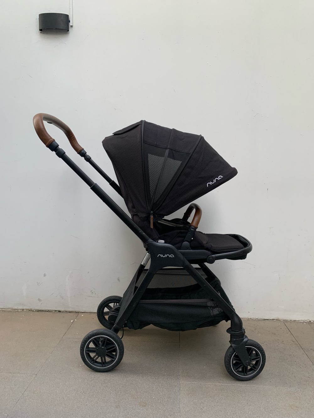 Xe đẩy Nuna Triv màu đen khung đen (0-22kg~4y) - Ảnh 2