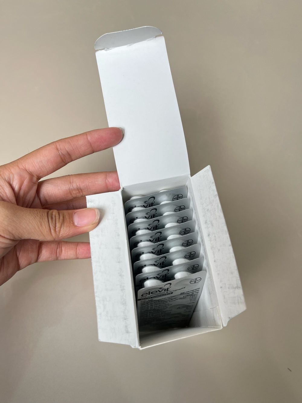 Vitamin tổng hợp Elevit cho mẹ bầu ( Date: 15/04/2028) và Canxi hữu cơ Chela Calcium D3 Cho mẹ bầu và sau sinh ( Date: 30/10/2028) - Ảnh 5