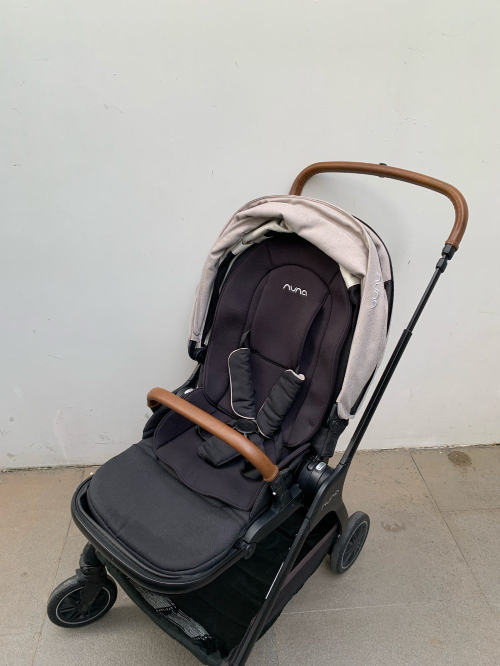 Xe đẩy Nuna Triv màu be khung đen (0-22kg~4y) - Ảnh 6