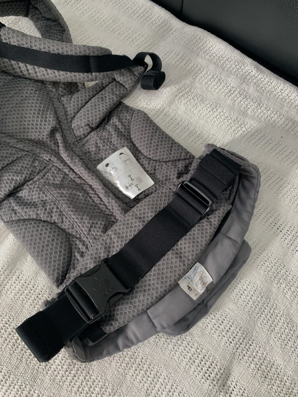 Địu Ergobaby Omni breeze màu graphite grey (còn box) - Ảnh 11