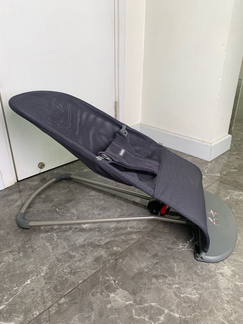 Ghế rung Baby Bjorn Bouncer Bliss màu dark grey frame vải mesh lưới (3,5-13kg/0-2y) - Ảnh 5