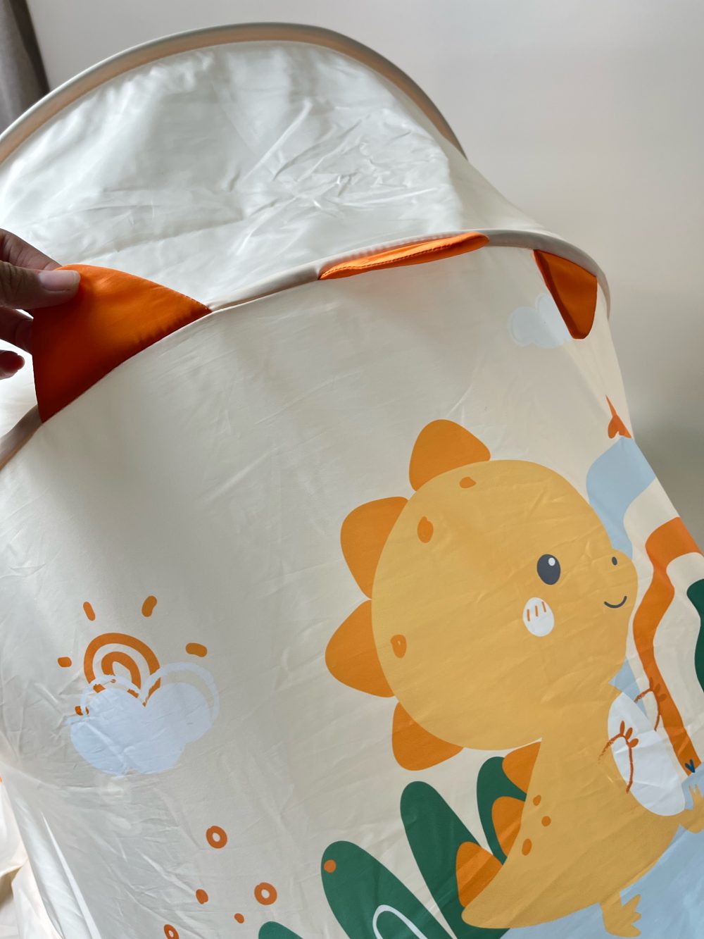 Set 3 món túi nằm cho bé bằng vải cotton dệt tay, tấm lót, mùng khủng long mix brand Animo. - Ảnh 14