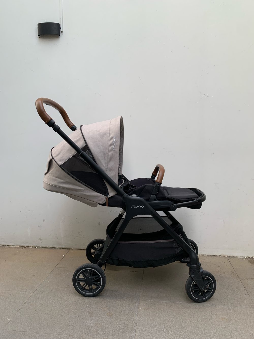 Xe đẩy Nuna Triv màu be khung đen (0-22kg~4y) - Ảnh 4