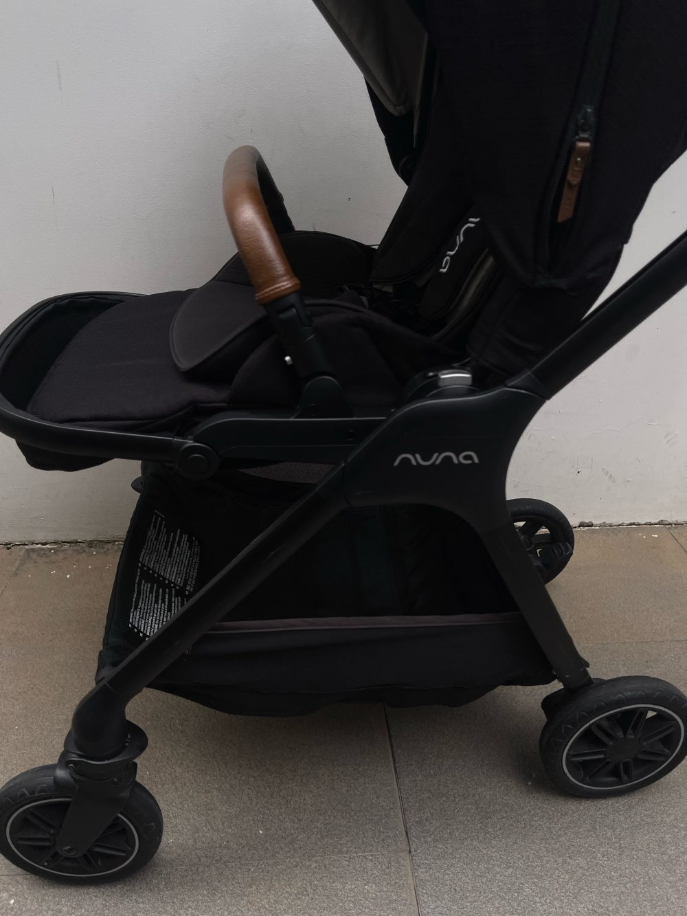 Xe đẩy Nuna Triv màu đen (0->4y, tối đa 22kg) - Ảnh 7