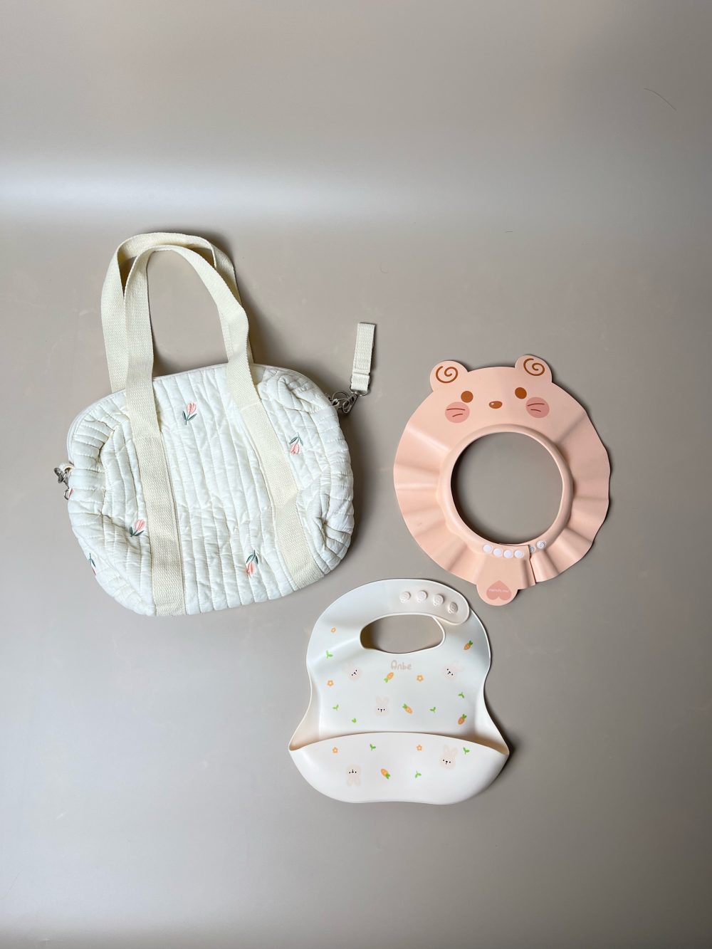 Set 3 món túi đựng bĩm sữa, yếm ăn, mũ tắm gội bé mix brand anbe( tặng kèm khay trữ đông dottodot và bộ khuôn hấp trứng) - Ảnh 2