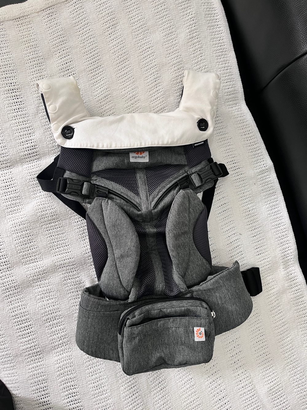 Địu Ergobaby Omni 360 Cool air mesh màu xám (0→4y, tối đa 20kg) tặng kèm yếm địu Mumuv - Ảnh 6