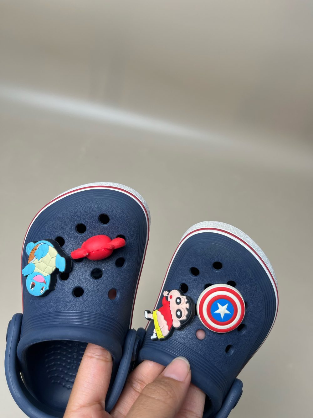 Giày Clog trẻ em crocs màu Navy (size: C6, tặng kèm sticker) - Ảnh 3