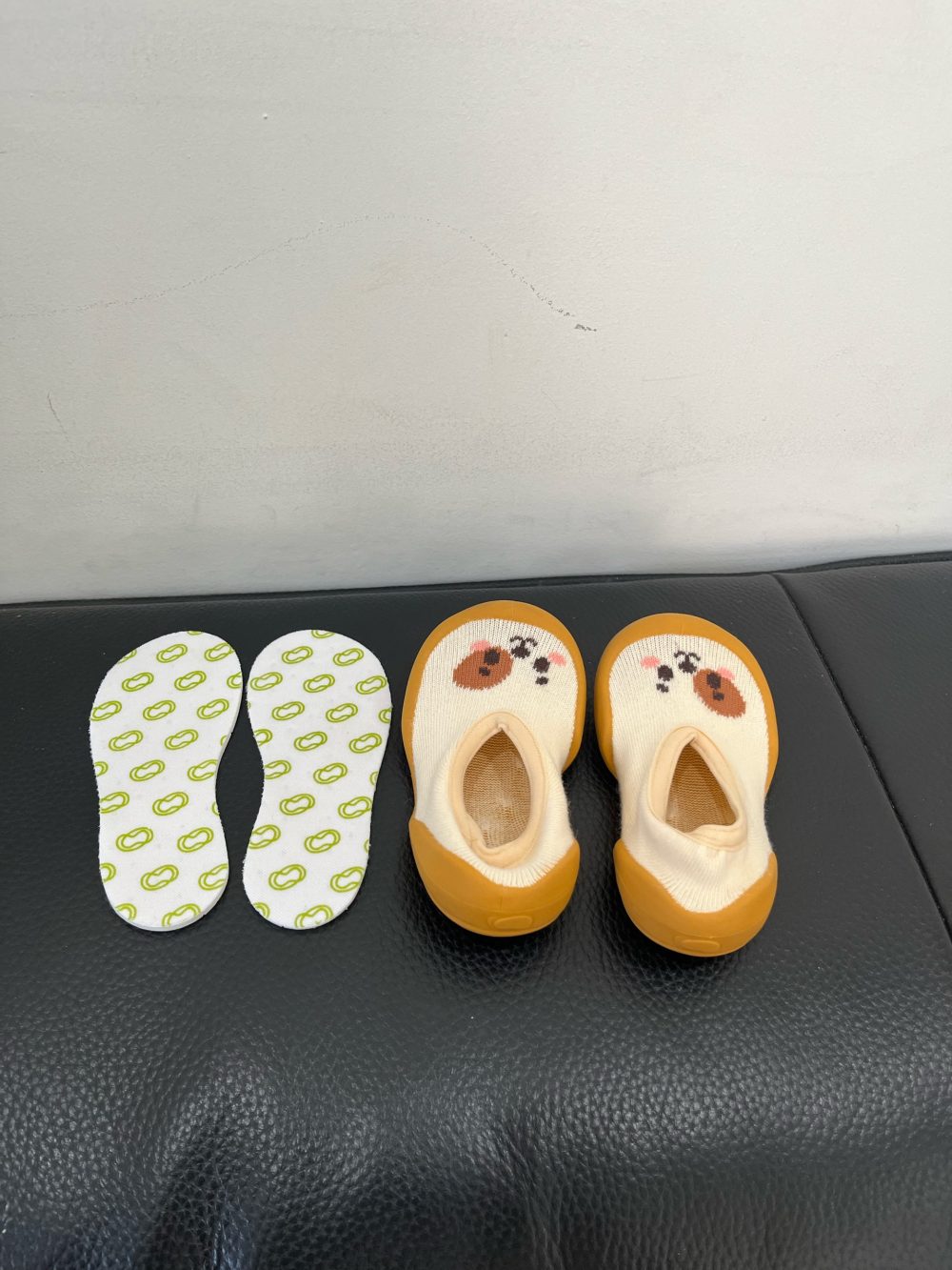 Giày công thái học trẻ em Ggomoosin hoạ tiết gấu vàng ( size: 125, lòng chân 11->12cm) - Ảnh 6
