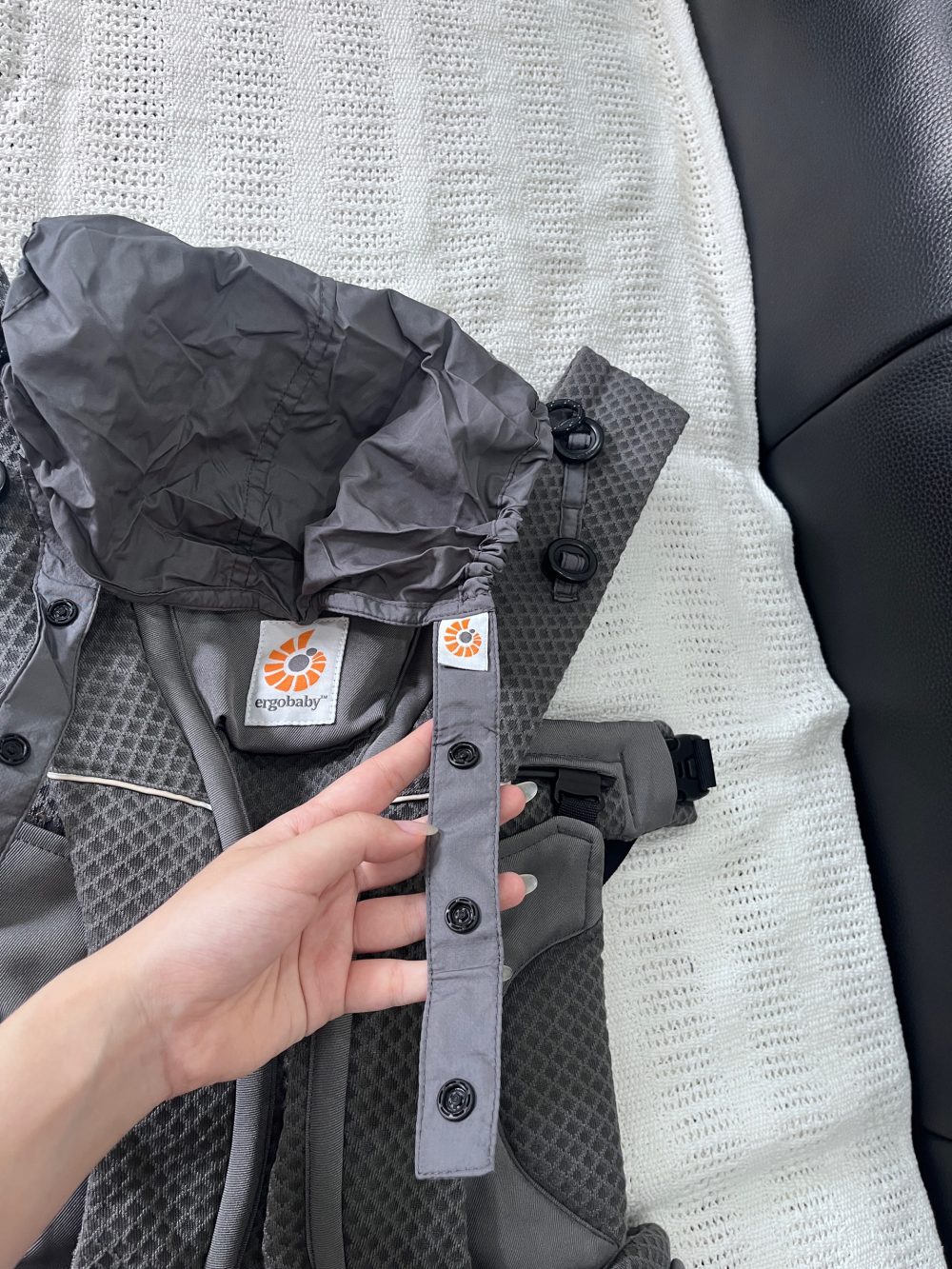 Địu Ergobaby Omni Breeze màu xám (0→4y, tối đa 20kg) tặng kèm yếm địu Ergobaby - Ảnh 4