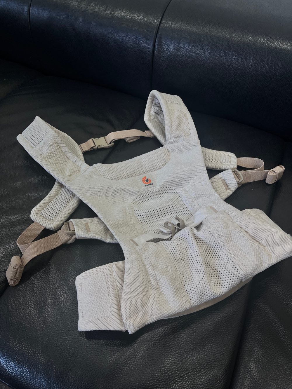 Địu Ergobaby Aerloom màu sandstone - Ảnh 5