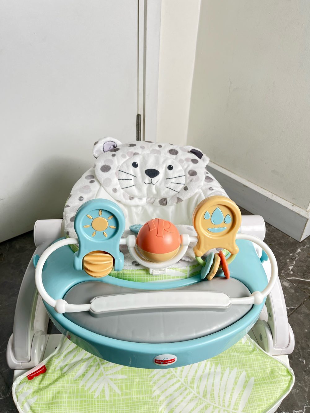 Ghế tập ngồi & ăn dặm Fisher Price 3in1 Hoạ tiết báo trắng ( tối đa 11kg3) - Ảnh 13