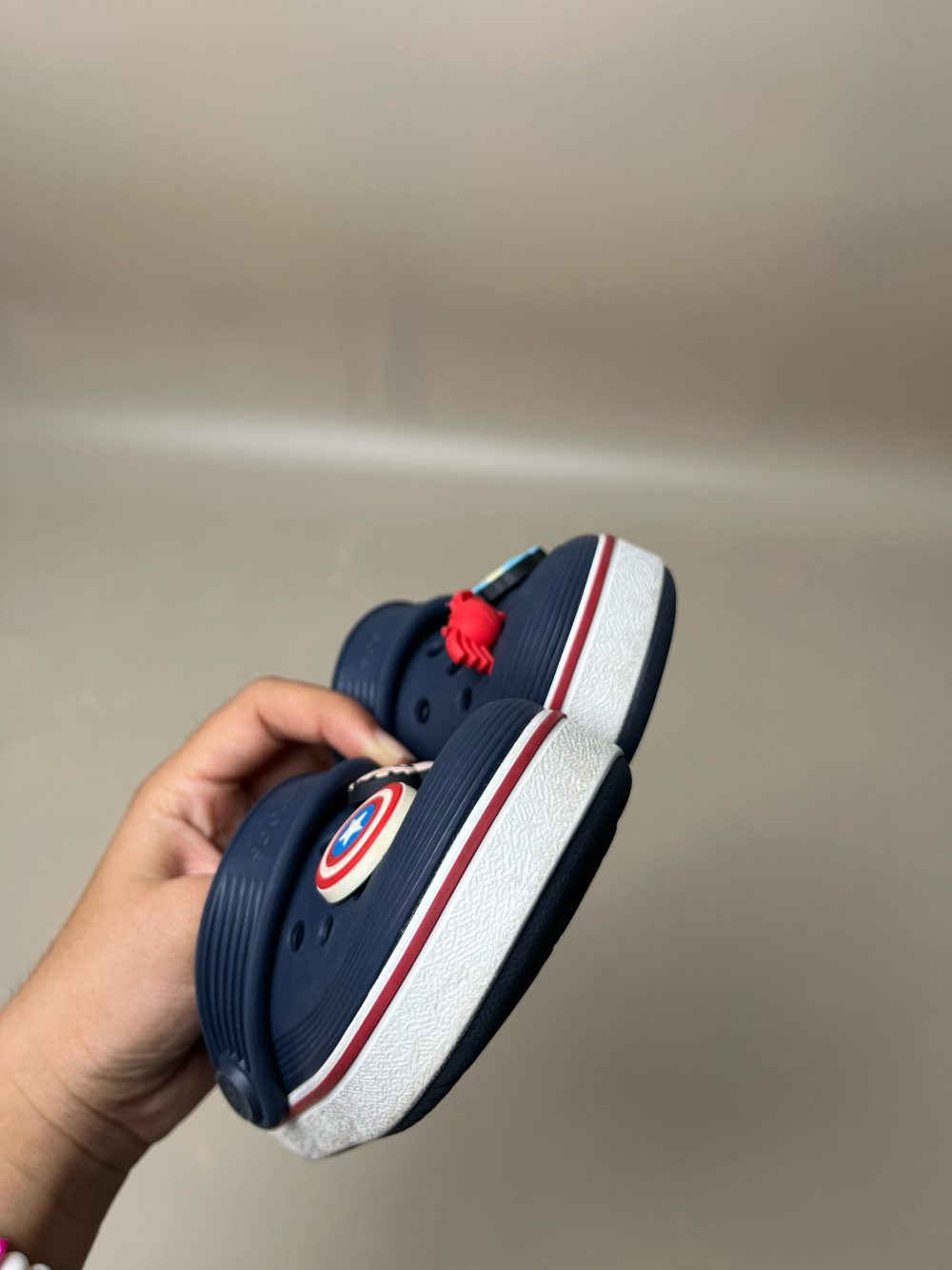 Giày Clog trẻ em crocs màu Navy (size: C6, tặng kèm sticker) - Ảnh 9