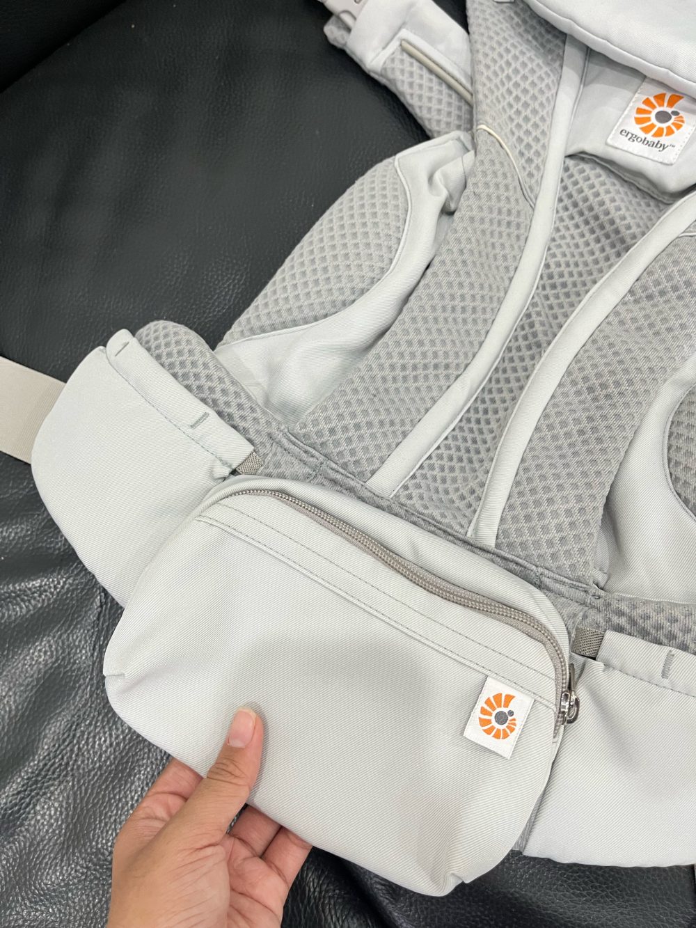 Địu Ergobaby Omni Breeze, Pearl Grey (size: Om ~3.2kg→20kg, tặng kèm yếm địu) - Ảnh 7