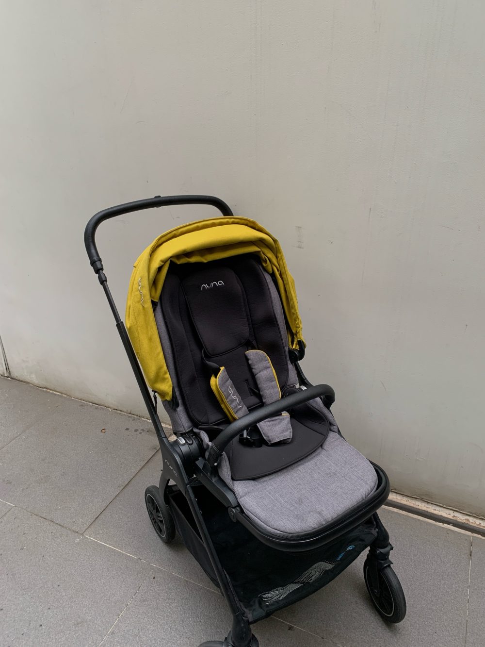 Xe đẩy Nuna triv mái vàng (khung đen) - Ảnh 5
